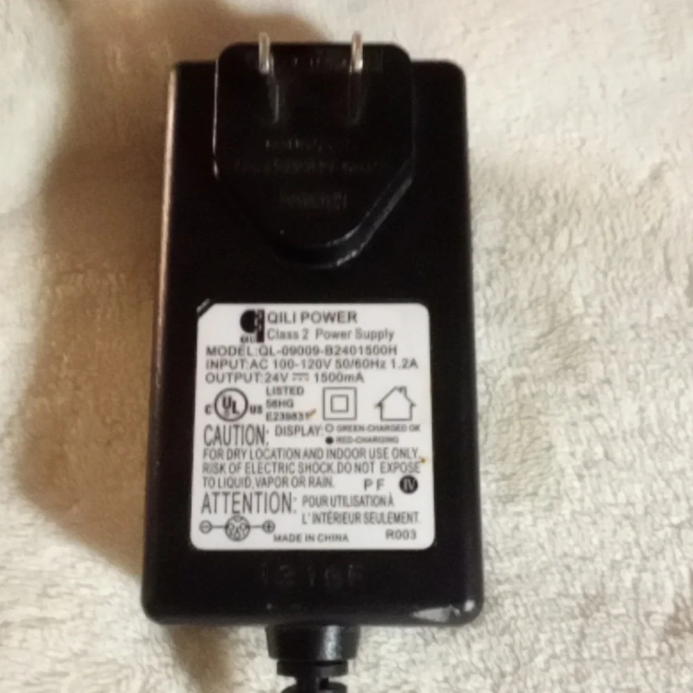 Razor Black Charger with Red Tag